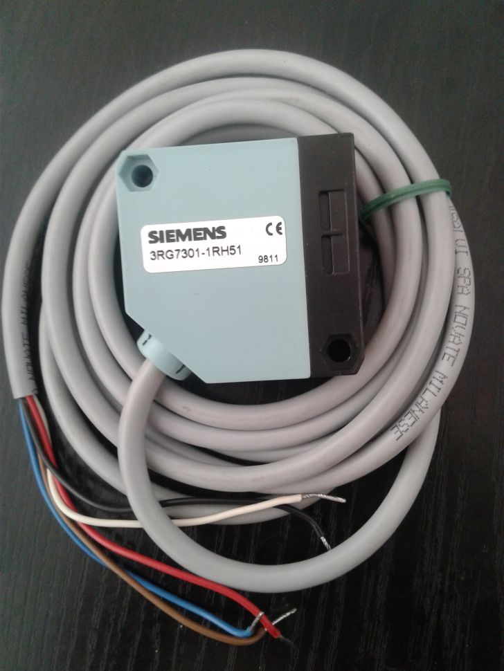 Оптический рефлекторный датчик Siemens 3RG7301-1RH51